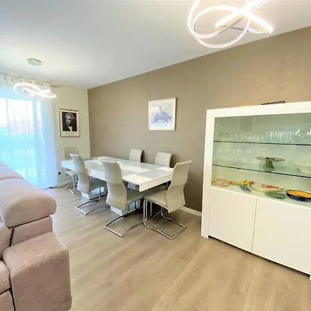 Appartement Lovely In *
